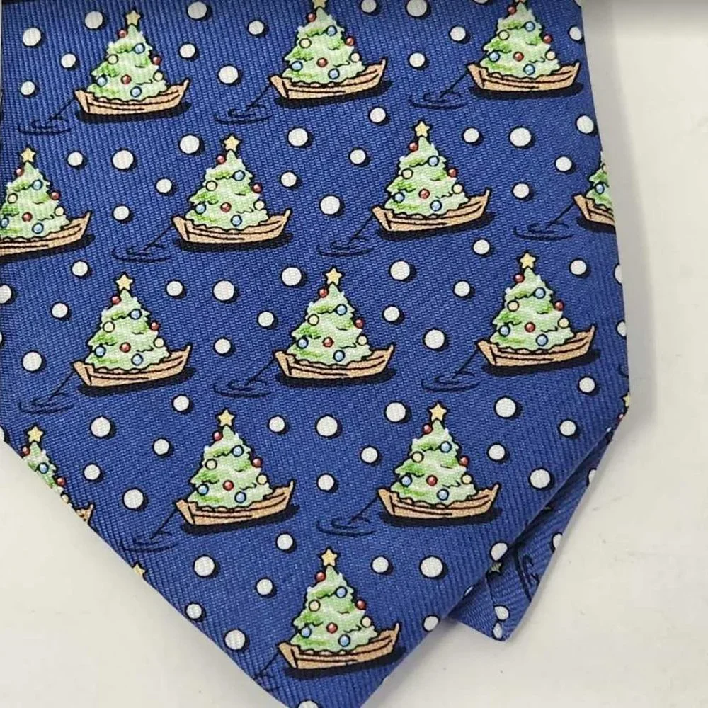 New boys Vineyard Vines Tree & Boat Christmas tie